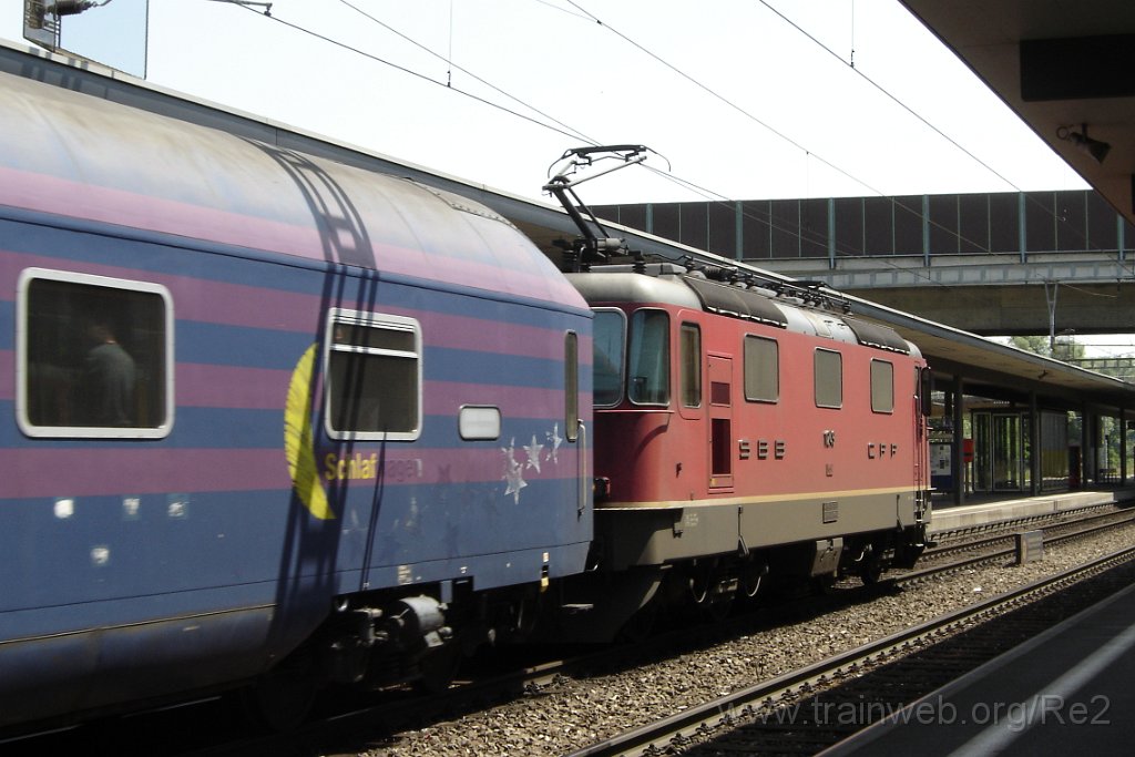 1195-0001-250606.jpg - SBB-CFF Re 4/4'' 11249 / Glanzenberg 25.6.2006