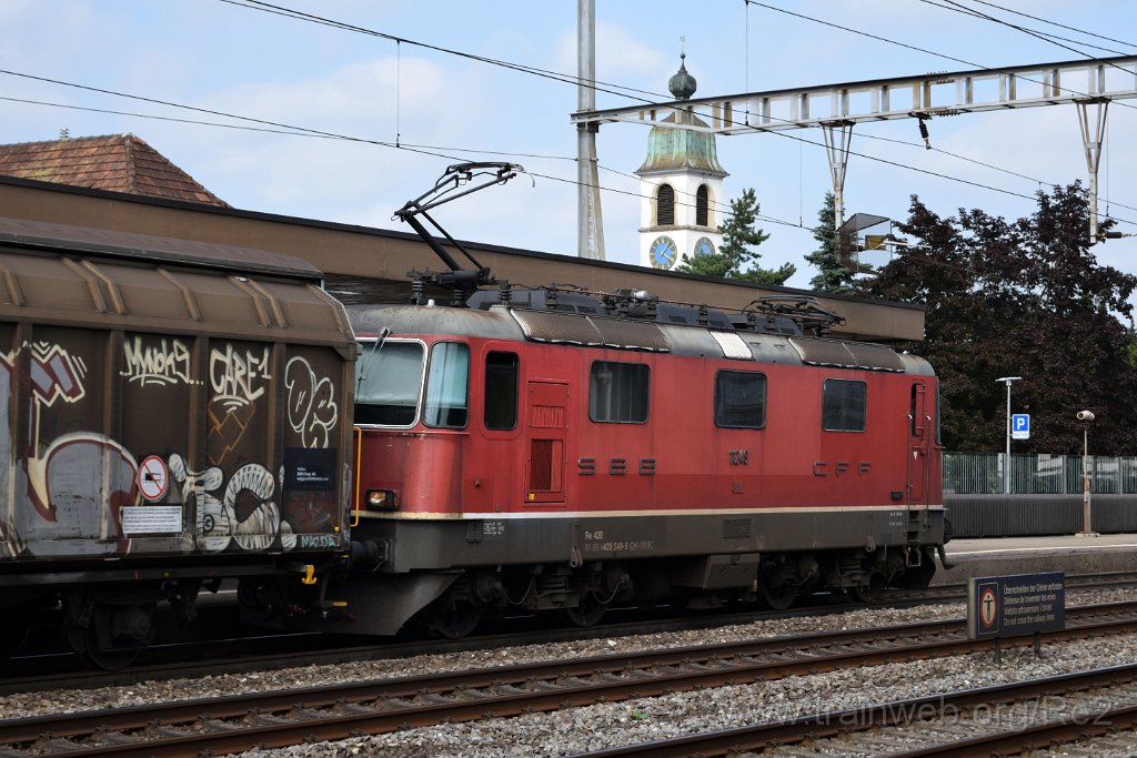 5704-0016-220819.jpg - SBBC Re 4/4'' 11249 (Re 420.249-5)  (Re 91 85 4 420 249-5 CH-SBBC) / Rupperswil 22.8.2019