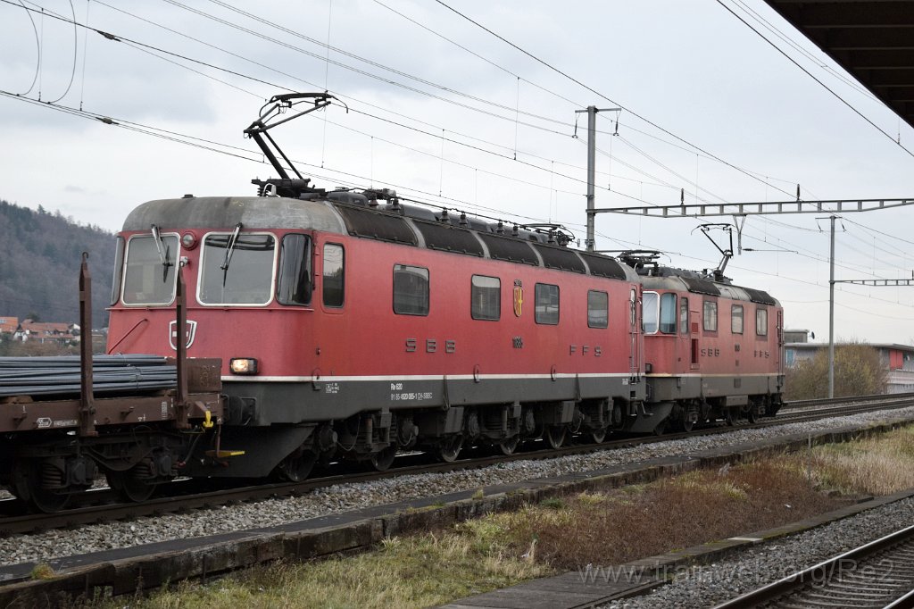 8358-0039-310123.jpg - SBBC Re 4/4'' 11249 (Re 420.249-5)  (Re 91 85 4 420 249-5 CH-SBBC) + SBBC Re 6/6 11685 (Re 620.085-1)  ''Sulgen'' (Re 91 85 4 620 085-1 CH-SBBC) / Killwangen-Spreitenbach 31.1.2023