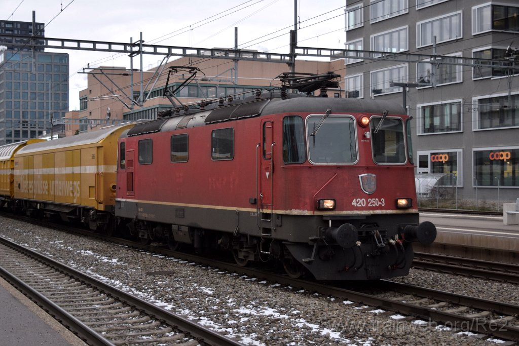 8926-0024-150124.jpg - SBBC Re 4/4'' 11250 (Re 420.250-3)  (Re 91 85 4 420 250-3 CH-SBBC) / Zürich-Altstetten 15.1.2024