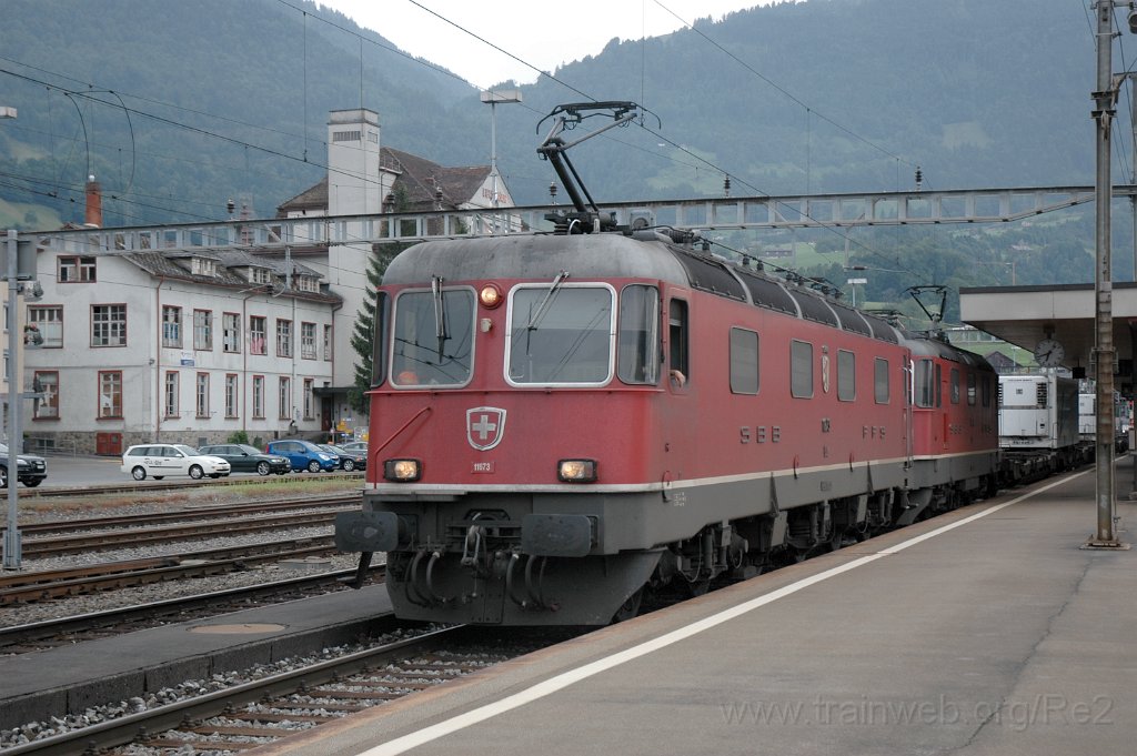 2484-0019-030712.jpg - Re 6/6 11673 "Cham" + Re 4/4" 11331 / Arth-Goldau 3.7.2012