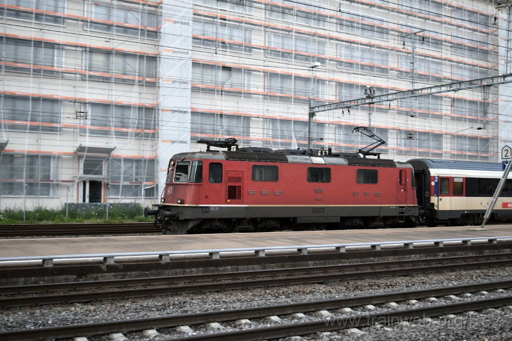 3884-0006-100516.jpg - SBB-CFF Re 4/4'' 11251 / Zürich-Altstetten 10.5.2016
