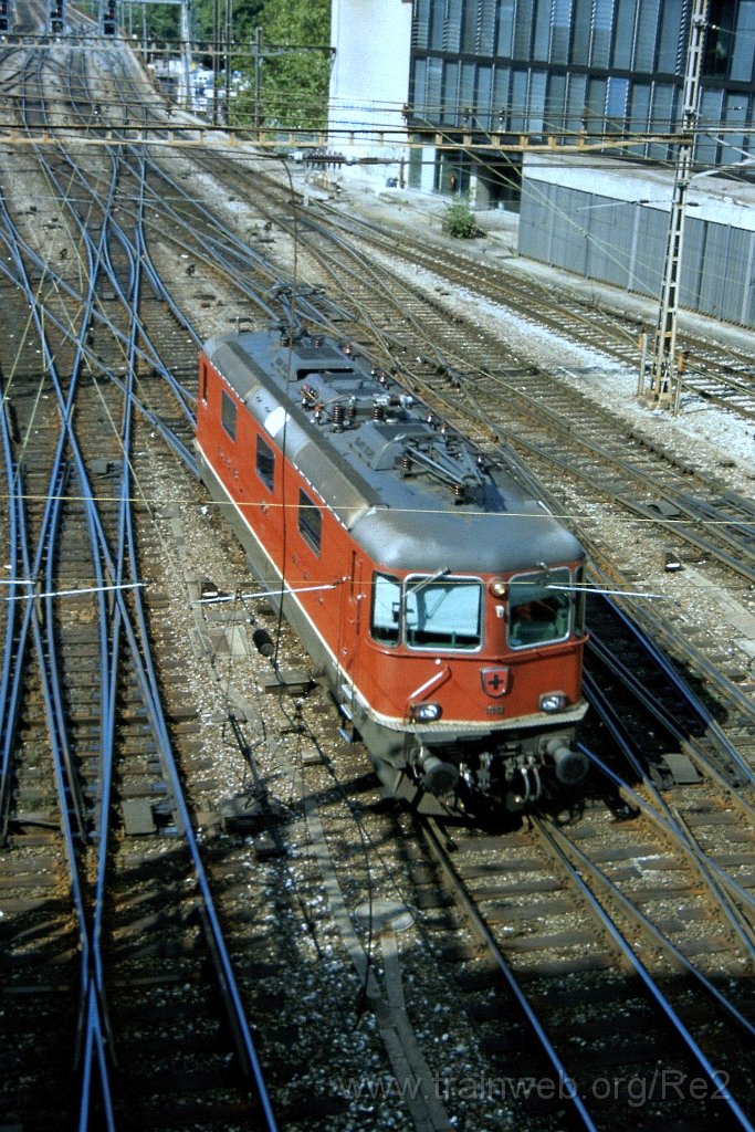 0890-0021.jpg - SBB-CFF Re 4/4'' 11252 / Bern HB 14.6.2001