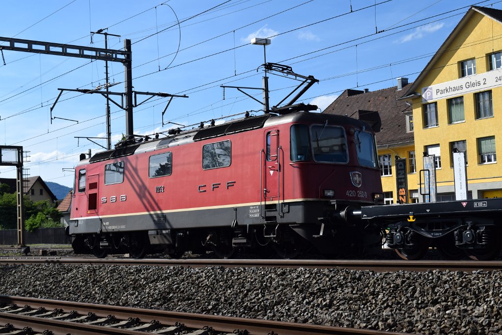 5584-0034-230619.jpg - SBBC Re 4/4'' 11252 (Re 420.252-9)  (Re 91 85 4 420 252-9 CH-SBBC) / Lenzburg 23.6.2019