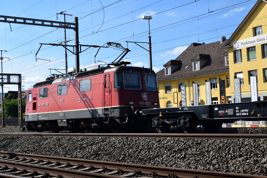 5584-0036-230619.jpg - SBBC Re 4/4'' 11252 (Re 420.252-9)  (Re 91 85 4 420 252-9 CH-SBBC) / Lenzburg 23.6.2019