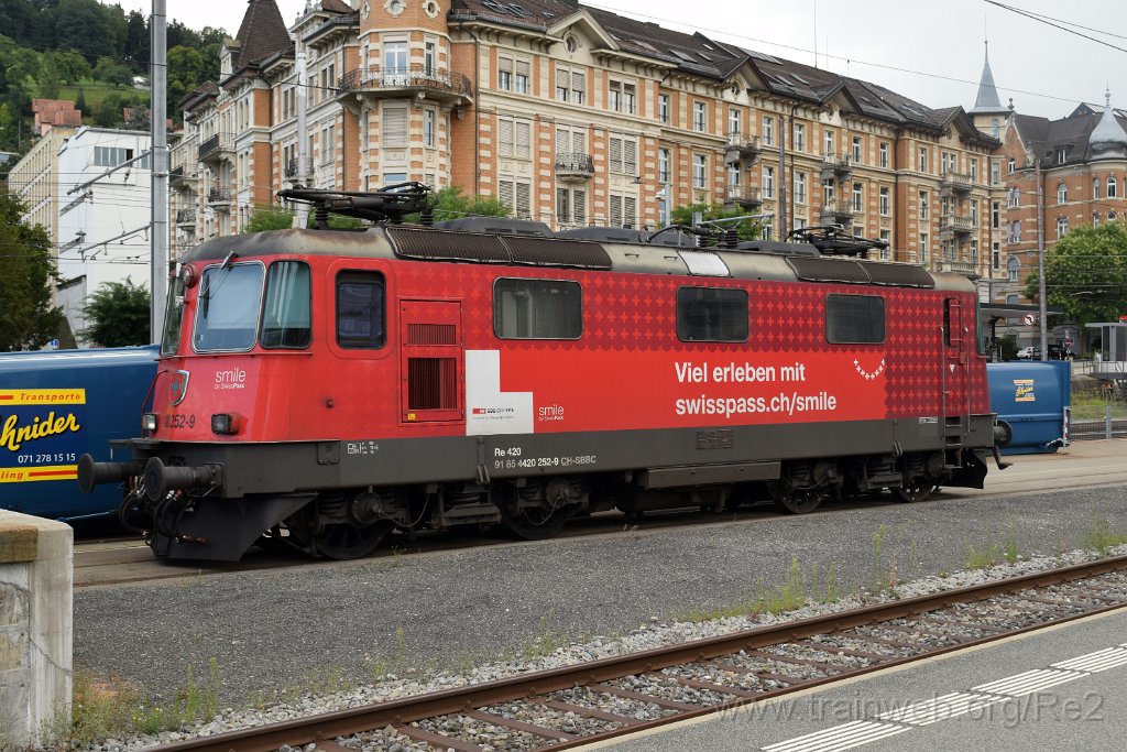 8125-0014-300722.jpg - SBBC Re 420.252-9 ''Smile'' (Re 91 85 4 420 252-9 CH-SBBC) / St.Gallen HB 30.7.2022