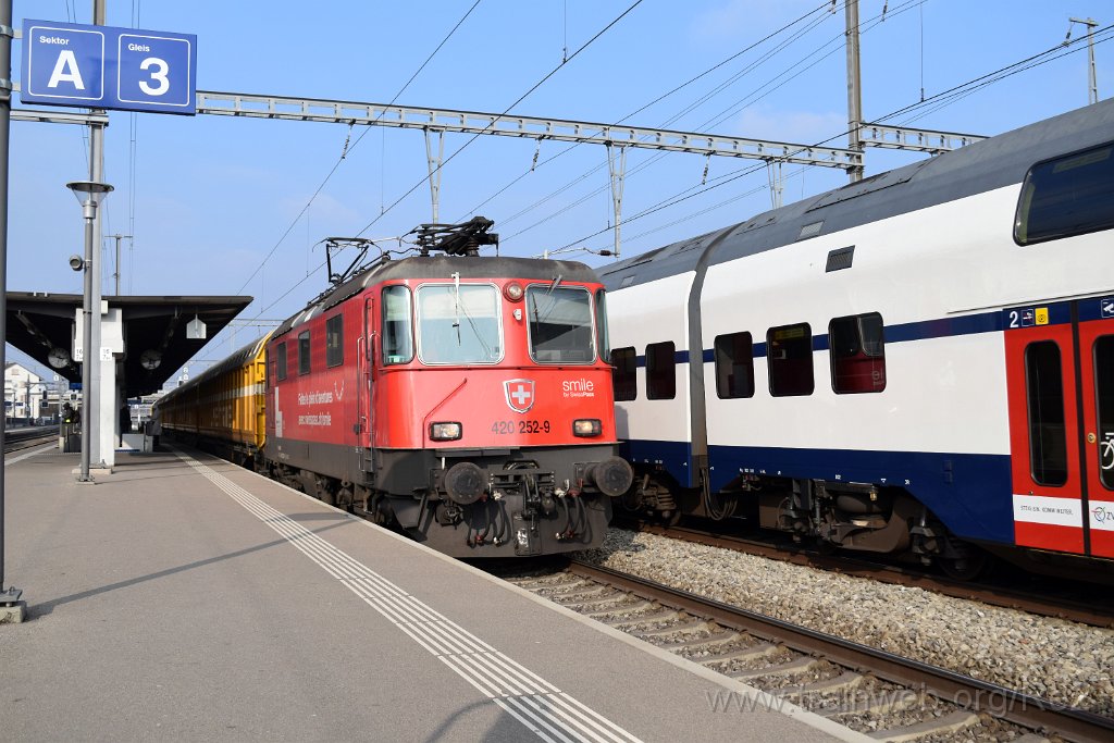 8404-0030-030323.jpg - SBBC Re 420.252-9 ''Smile'' (Re 91 85 4 420 252-9 CH-SBBC) / Effretikon 3.3.2023