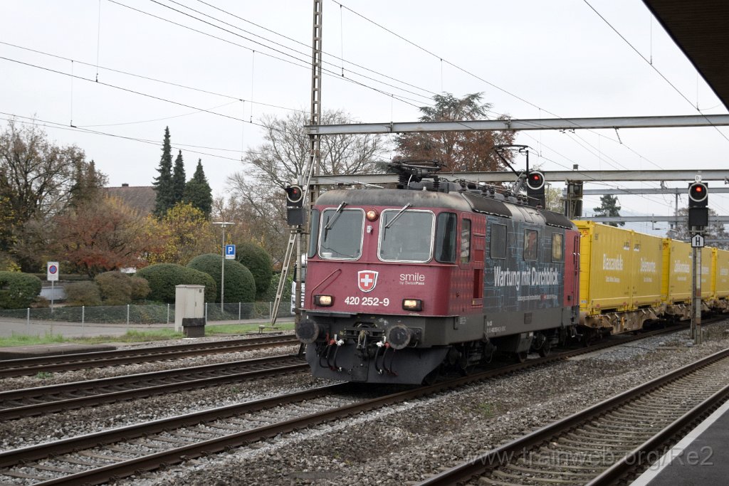 9467-0017-111124.jpg - SBBC Re 420.252-9 ''Wartung mit Durchblick'' (Re 91 85 4 420 252-9 CH-SBBC) / Rupperswil 11.11.2024