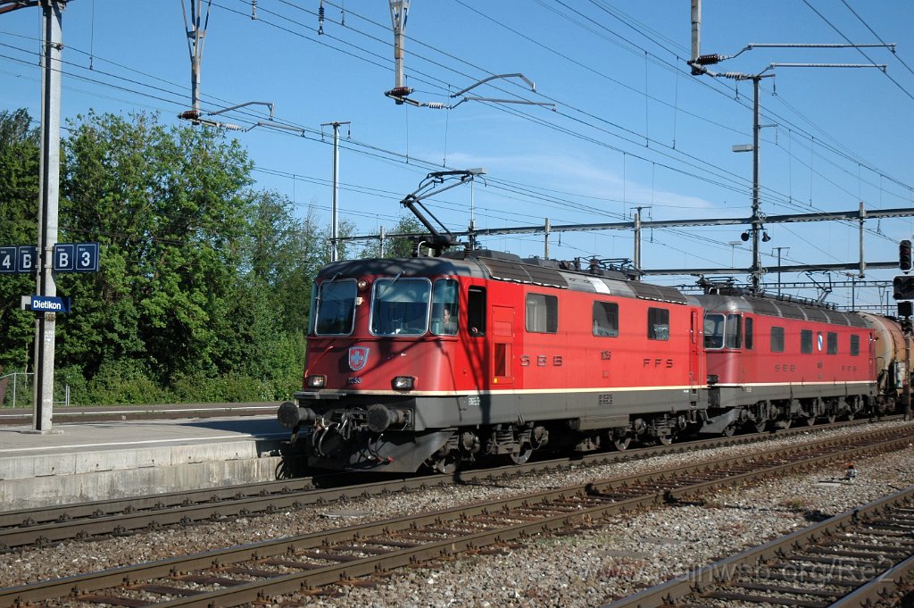2412-0010-250512.jpg - SBB-CFF Re 4/4'' 11253 + SBB-CFF Re 6/6 11623 ''Rupperswil'' / Dietikon 25.5.2012