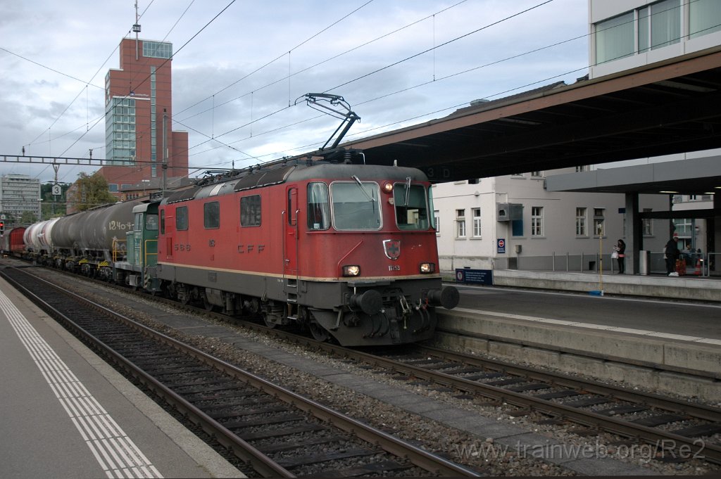 2954-0030-170913.jpg - SBB-CFF Re 4/4'' 11253 + Stauffer Tm 237.933-7 (Tm 98 85 5 237 933-7 CH-JUST) / Winterthur 17.9.2013