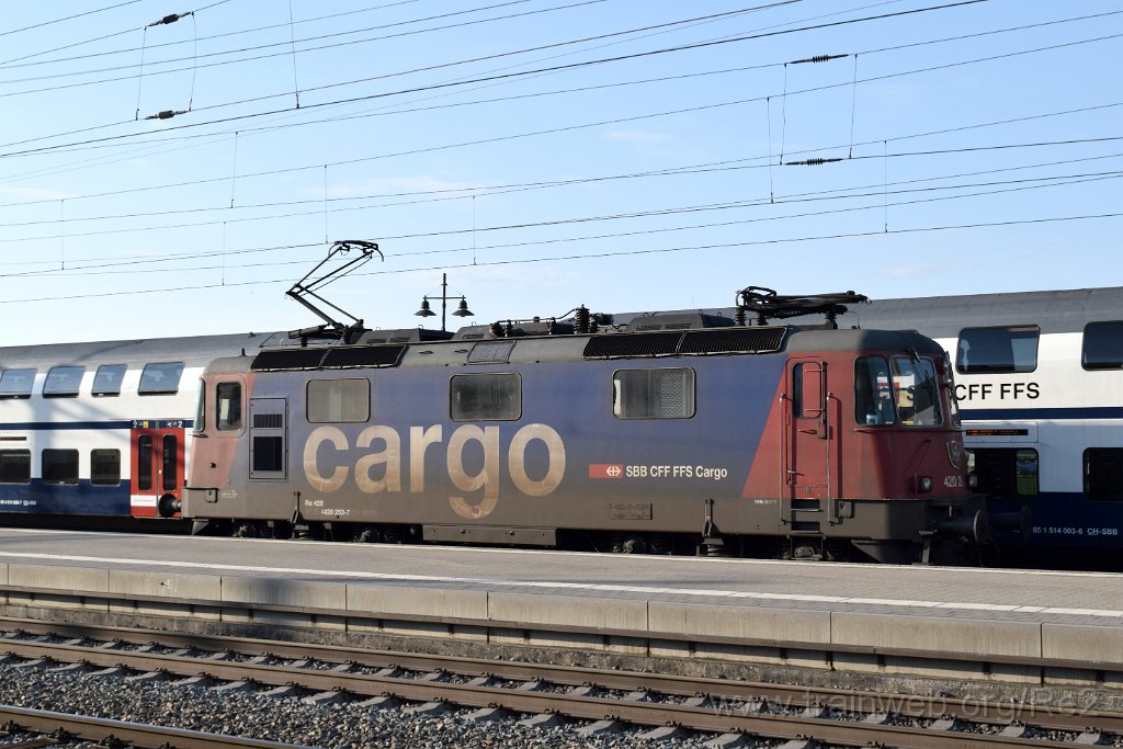 5898-0008-170320.jpg - SBBC Re 420.253-7 (Re 91 85 4 420 253-7 CH-SBBC) / Pfäffikon SZ 17.3.2020