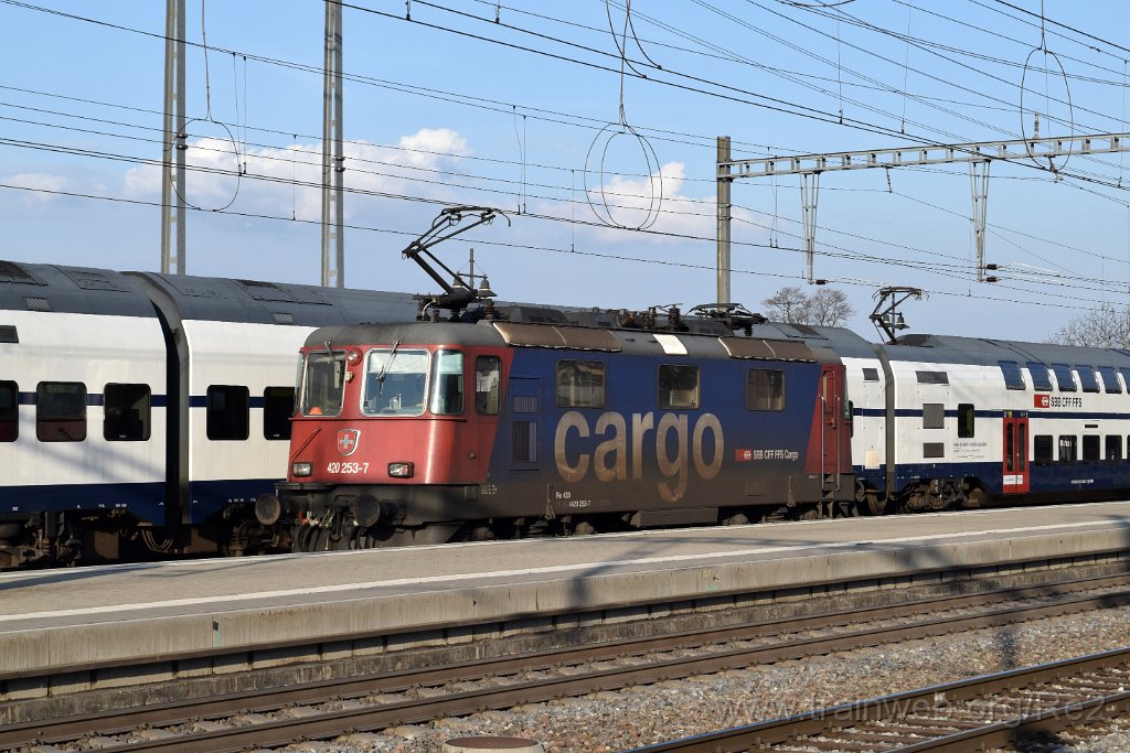 5898-0016-170320.jpg - SBBC Re 420.253-7 (Re 91 85 4 420 253-7 CH-SBBC) / Pfäffikon SZ 17.3.2020