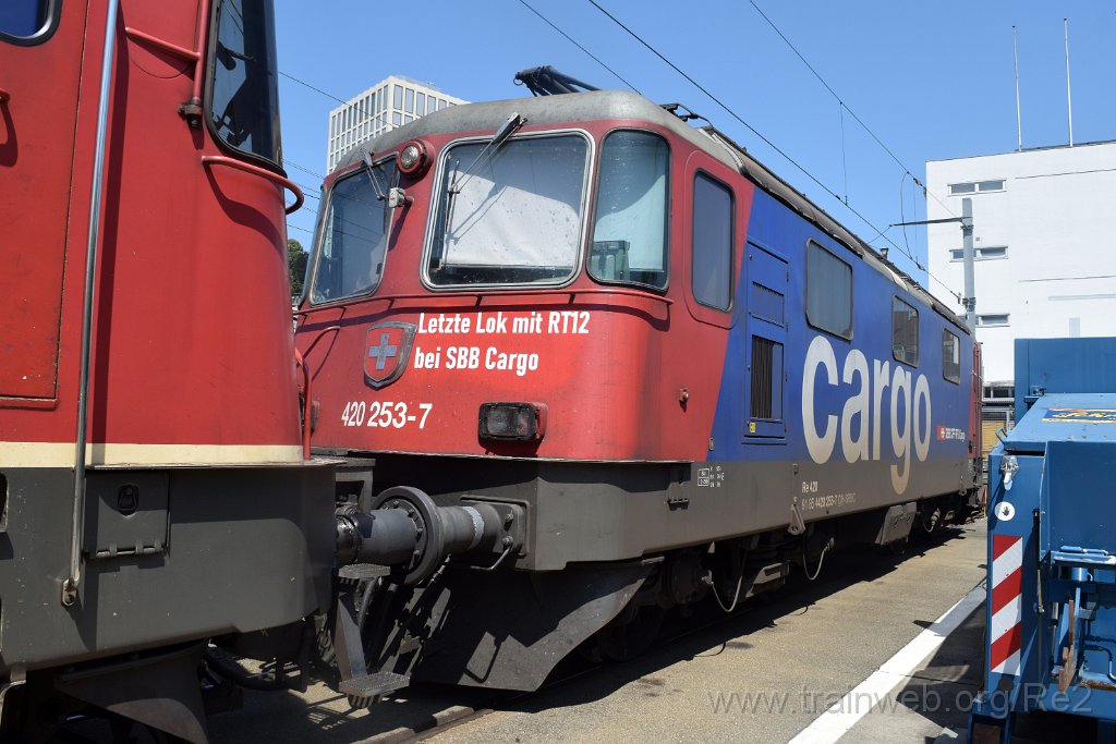 9936-0007-090825.jpg - SBBC Re 420.253-7 ''Letzte Lok mit RT12 bei SBB Cargo'' (Re 91 85 4 420 253-7 CH-SBBC) / St.Gallen HB 9.8.2025