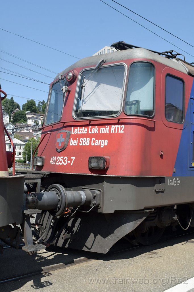 9936-0029-090825.jpg - SBBC Re 420.253-7 ''Letzte Lok mit RT12 bei SBB Cargo'' (Re 91 85 4 420 253-7 CH-SBBC) / St.Gallen HB 9.8.2025