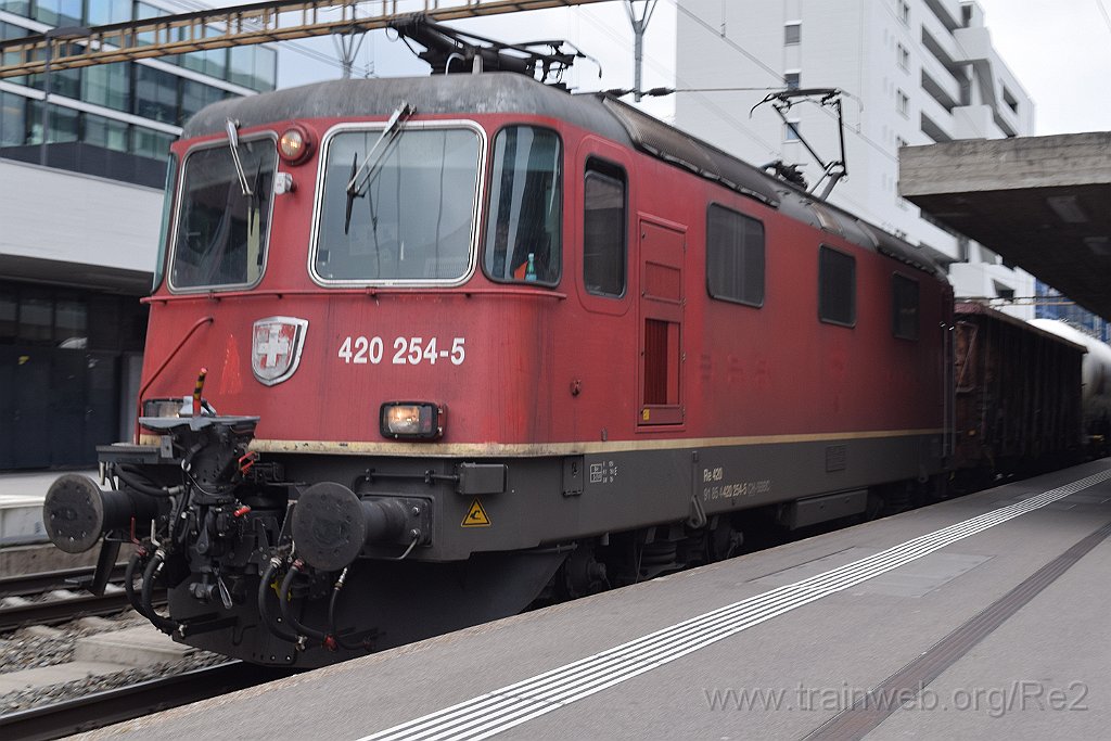 9058-0041-230424.jpg - SBBC Re 4/4'' 11254 (Re 420.254-5)  (Re 91 85 4 420 254-5 CH-SBBC) / Zürich-Altstetten 23.4.2024
