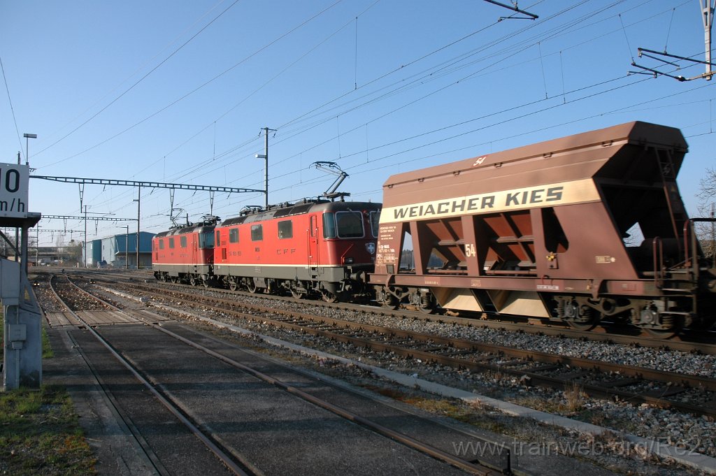 2346-0010-220312.jpg - SBB-CFF Re 4/4''' 11369 + SBB-CFF Re 4/4'' 11256 / Rümlang 22.3.2012