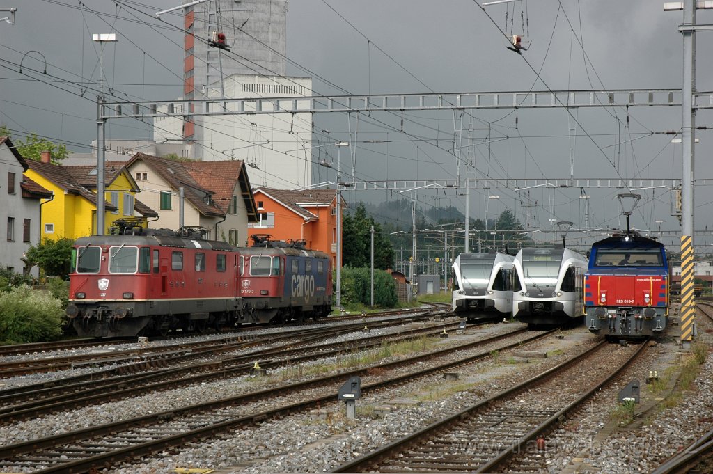 3596-0031-190615.jpg - SBB-CFF Re 4/4'' 11257 + SBBC Eem 923.013-7 ''Le Moléson'' (Eem 97 85 1 923 013-7 CH-SBBC) + Thurbo GTW AK RABe 526.737-2 (RABe 94 85 7 536 737-2 CH-THB) + Thurbo GTW AKL RABe 526.753-9 (RABe 94 85 7 526 753-9 CH-THB) + SBBC Eem 923.013-7 ''Le Moléson'' (Eem 97 85 1 923 013-7 CH-SBBC) / Wil 19.6.2015