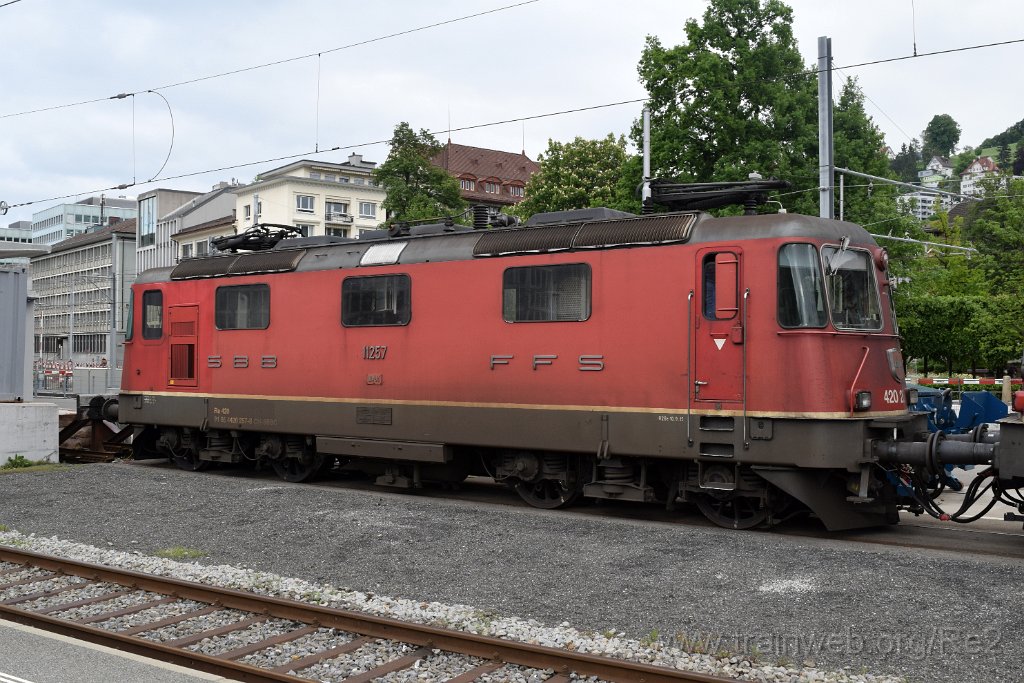 5924-0011-120520.jpg - SBBC Re 4/4'' 11257 (Re 420.257-8)  (Re 91 85 4 420 257-8 CH-SBBC) / St.Gallen HB 12.5.2020