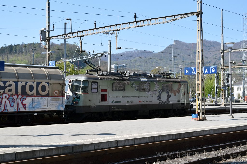 7367-0013-240421.jpg - SBBC Re 420.257-8 ''Nachhaltige Entsorgung'' (Re 91 85 4 420 257-8 CH-SBBC) / Olten 24.4.2021