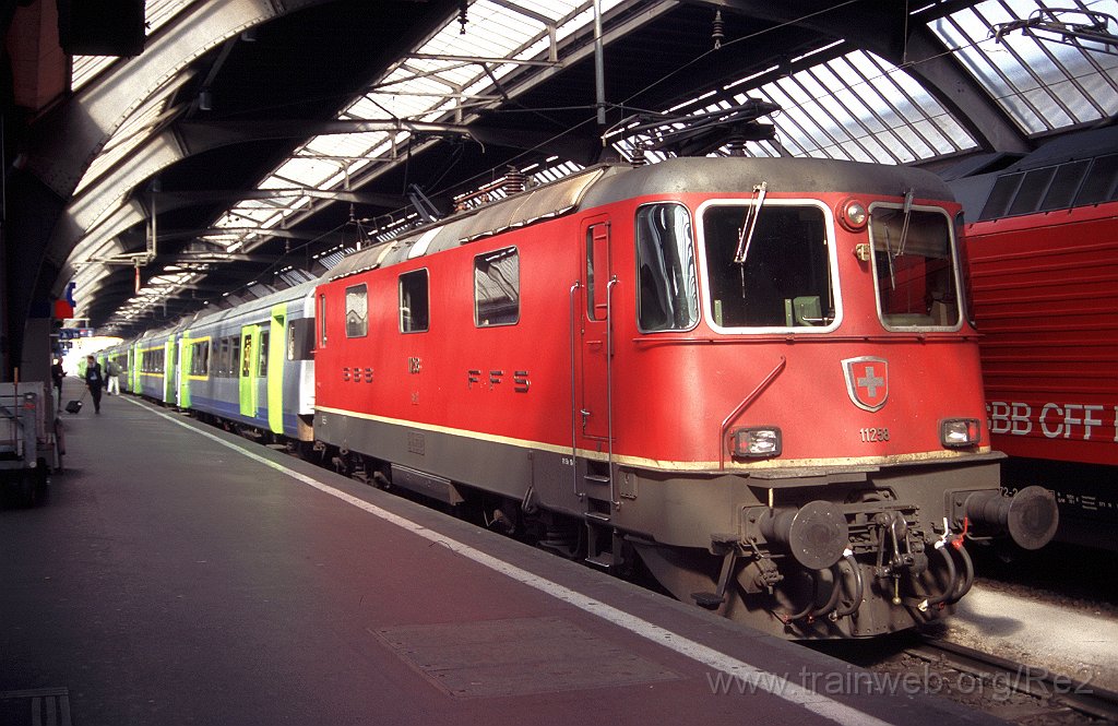0959-0008.jpg - SBB-CFF Re 4/4'' 11258 / Zürich HB 12.3.2004