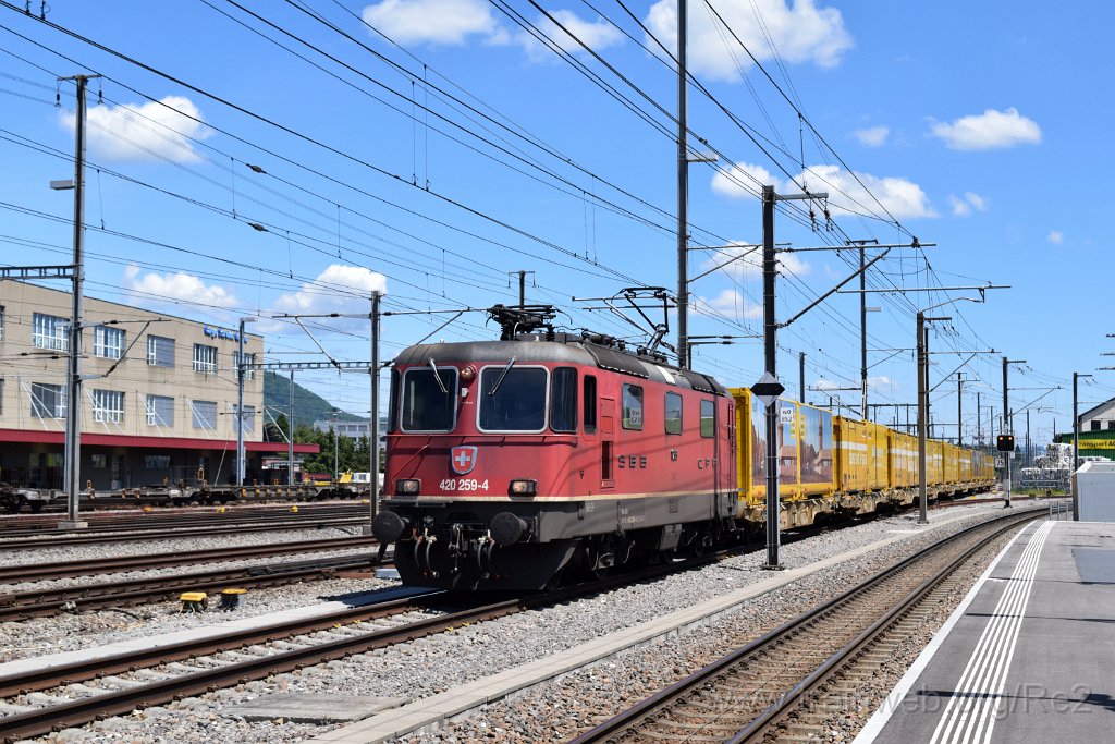 5540-0042-310519.jpg - SBBC Re 4/4'' 11259 (Re 420.259-4)  (Re 91 85 4 420 259-4 CH-SBBC) / Aarau (Torfeld) 31.5.2019