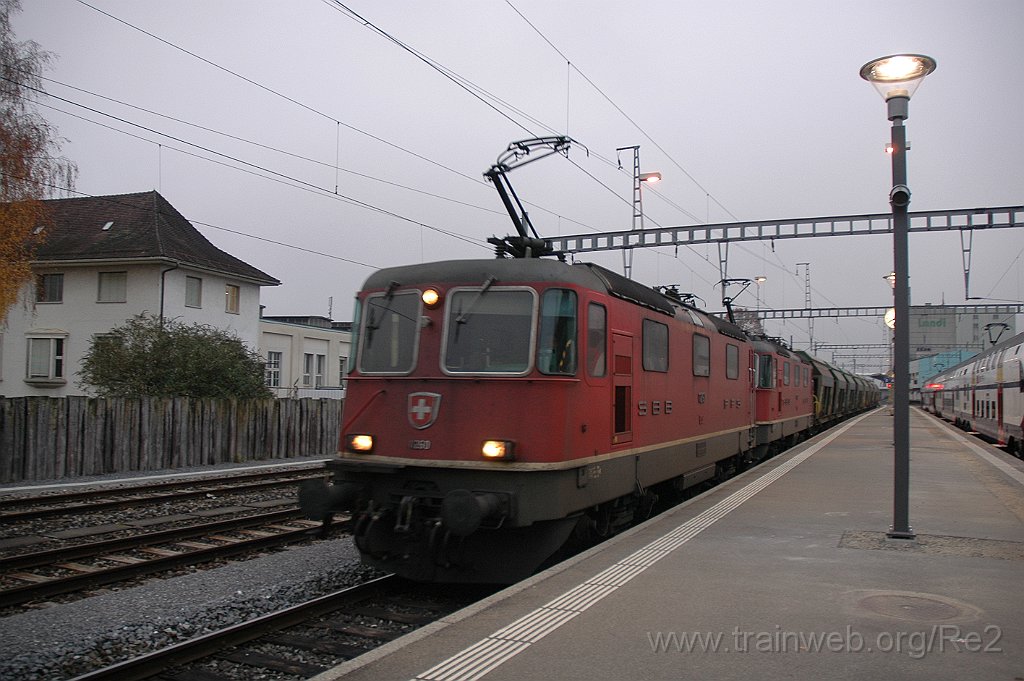 2262-0027-241111.jpg - SBB-CFF Re 4/4'' 11260 + SBB-CFF Re 4/4'' 11258 / Hinwil 24.11.2011