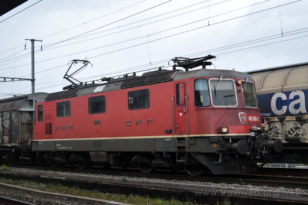 8212-0017-140922.jpg - SBBC Re 4/4'' 11260 (Re 420.260-2)  (Re 91 85 4 420 260-2 CH-SBBC) / Killwangen-Spreitenbach 14.9.2022