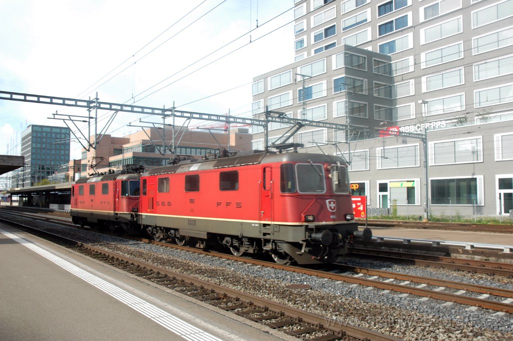 3366-0012-151014.jpg - SBB-CFF Re 4/4'' 11261 + SBB-CFF Re 4/4'' 11266 / Zürich-Altstetten 15.10.2014