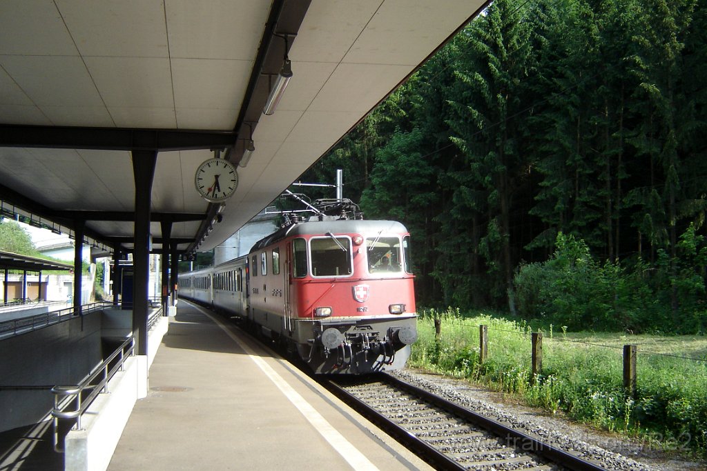 1060-0035-170605.jpg - SBB-CFF Re 4/4'' 11262 / Aathal 17.6.2005
