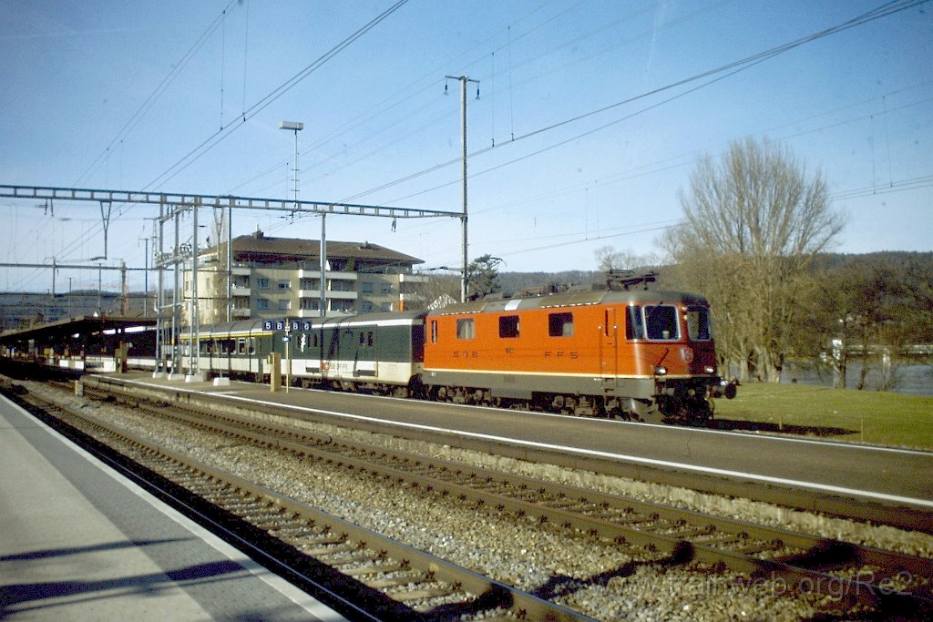 0796-0015.jpg - SBB-CFF Re 4/4'' 11263 / Dietikon 5.3.2000