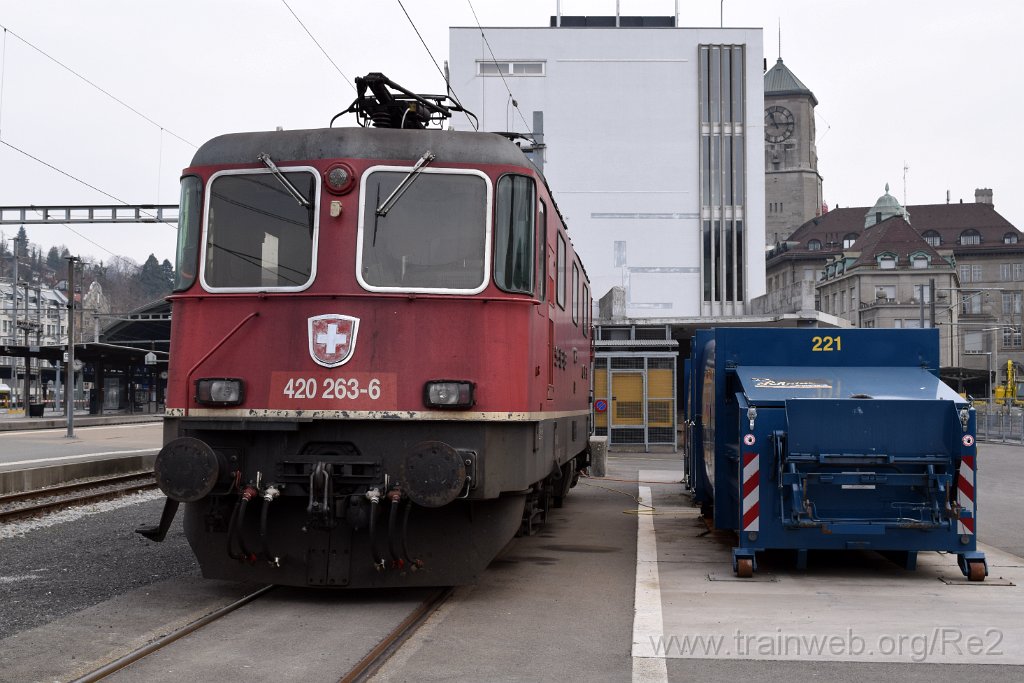5905-0011-290320.jpg - SBBC Re 4/4'' 11263 (Re 420.263-6)  (Re 91 85 4 420 263-6 CH-SBBC) / St.Gallen HB 29.3.2020