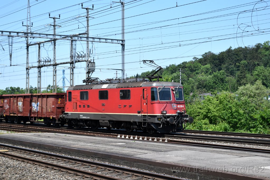 8639-0049-310523.jpg - SBBC Re 4/4'' 11263 (Re 420.263-6)  (Re 91 85 4 420 263-6 CH-SBBC) / Killwangen-Spreitenbach 31.5.2023
