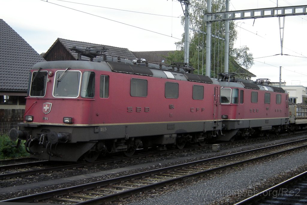 1254-0011-061006.jpg - SBB-CFF Re 4/4'' 11264 + SBB-CFF Re 4/4'' 11263 / Hinwil 6.10.2006