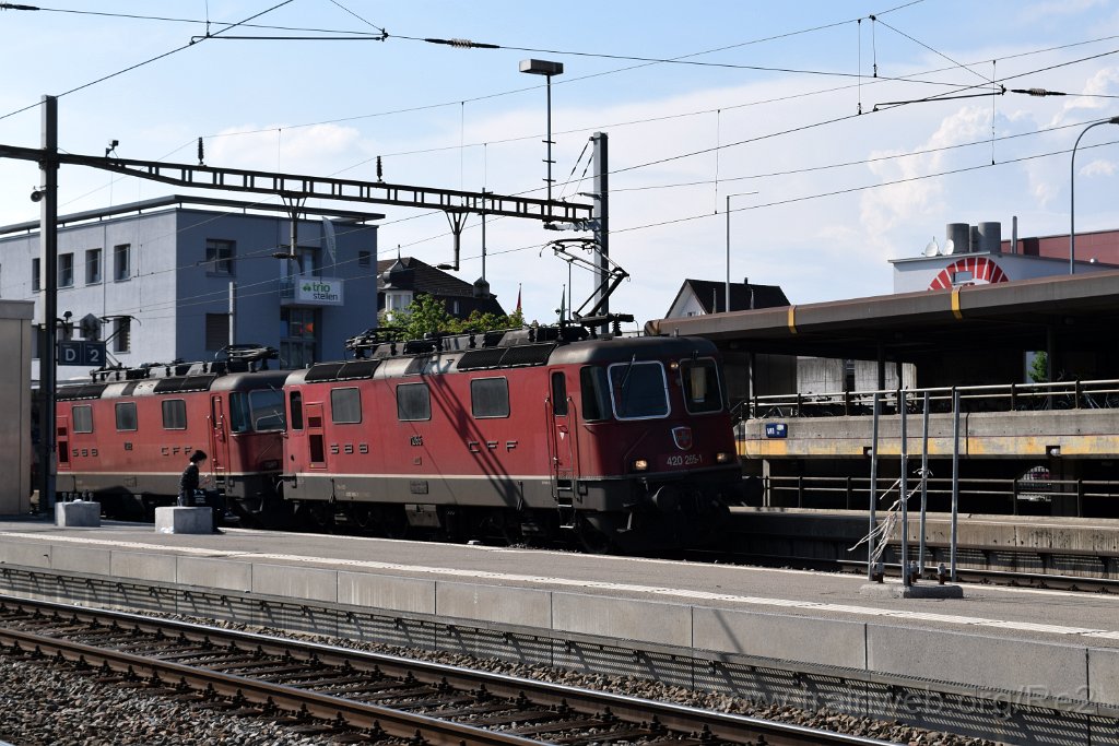 4947-0040-180518.jpg - SBBC Re 4/4'' 11265 (Re 420.265-1)  (Re 91 85 4 420 265-1 CH-SBBC) + SBBC Re 4/4''' 11362 (Re 430.362-4)  (Re 91 85 4 430 362-4 CH-SBBC) / Wil 18.5.2018