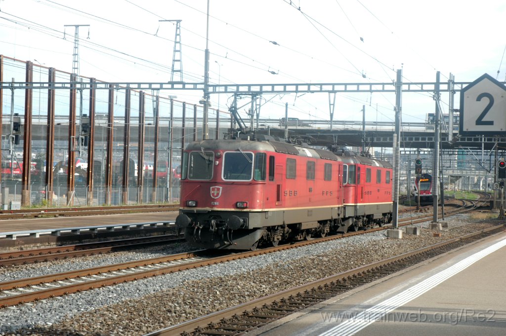 3366-0016-151014.jpg - SBB-CFF Re 4/4'' 11261 + SBB-CFF Re 4/4'' 11266 / Zürich-Altstetten 15.10.2014