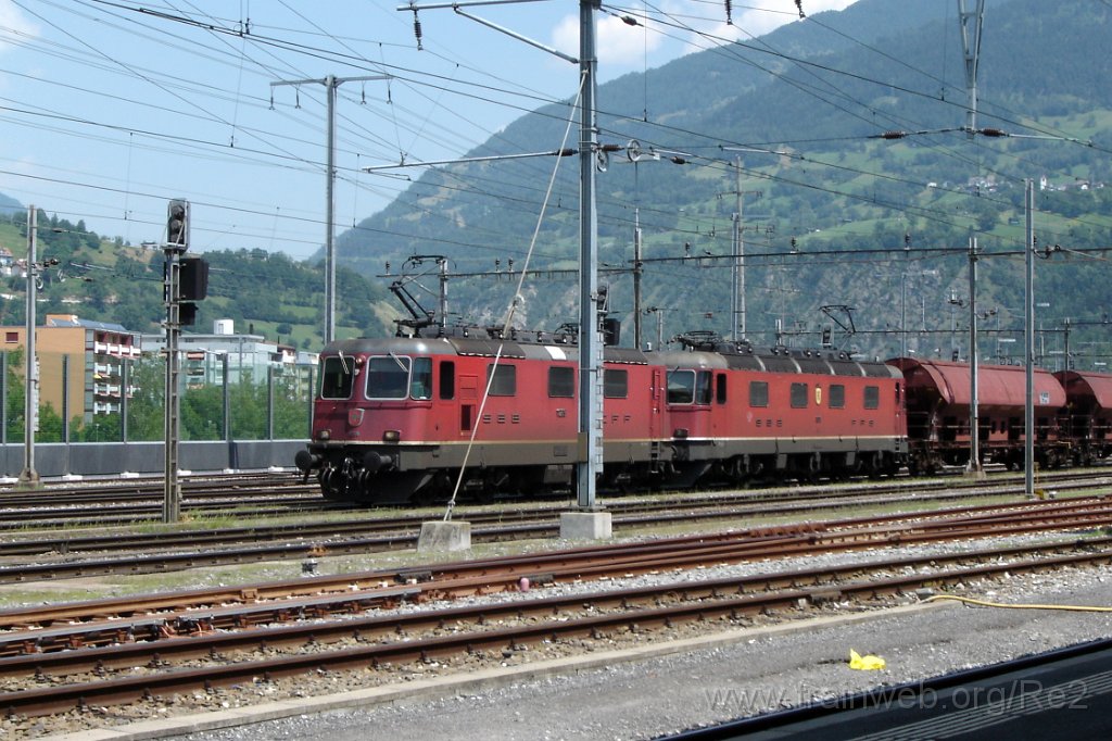 2866-0032-150713.jpg - SBB-CFF Re 4/4'' 11269 + SBB-CFF Re 6/6 11611 ''Rüti ZH'' / Brig 15.7.2013