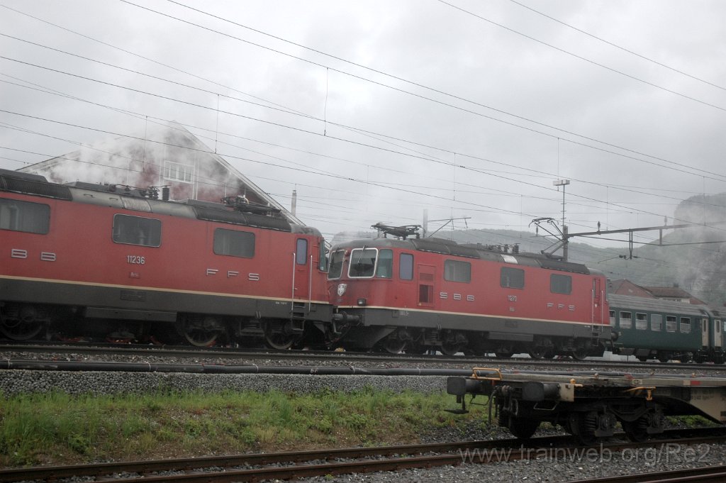 2785-0026-040513.jpg - SBB-CFF Re 4/4'' 11270 + SBB-CFF Re 4/4'' 11236 / Oensingen 4.5.2013