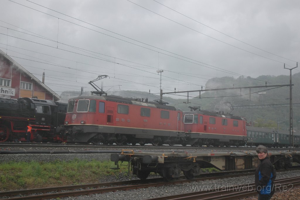 2785-0028-040513.jpg - SBB-CFF Re 4/4'' 11270 + SBB-CFF Re 4/4'' 11236 / Oensingen 4.5.2013