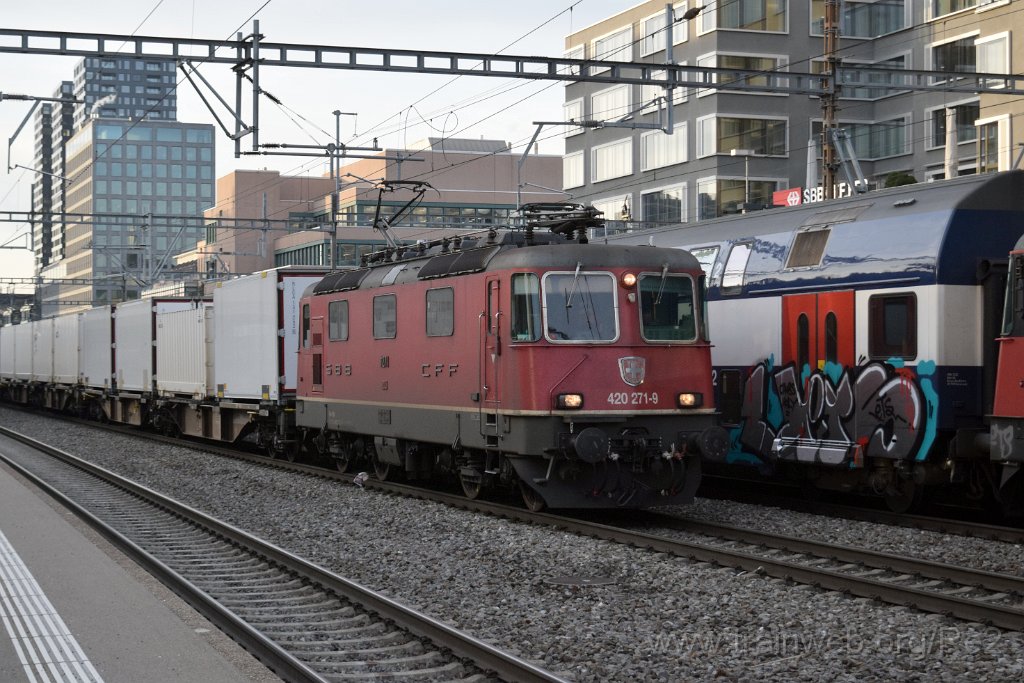 8946-0028-290124.jpg - SBBC Re 4/4'' 11271 (Re 420.271-9)  (Re 91 85 4 420 271-9 CH-SBBC) / Zürich-Altstetten 29.1.2024
