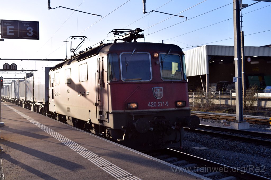 8950-0046-310124.jpg - SBBC Re 4/4'' 11271 (Re 420.271-9)  (Re 91 85 4 420 271-9 CH-SBBC) / Mägenwil 31.1.2024