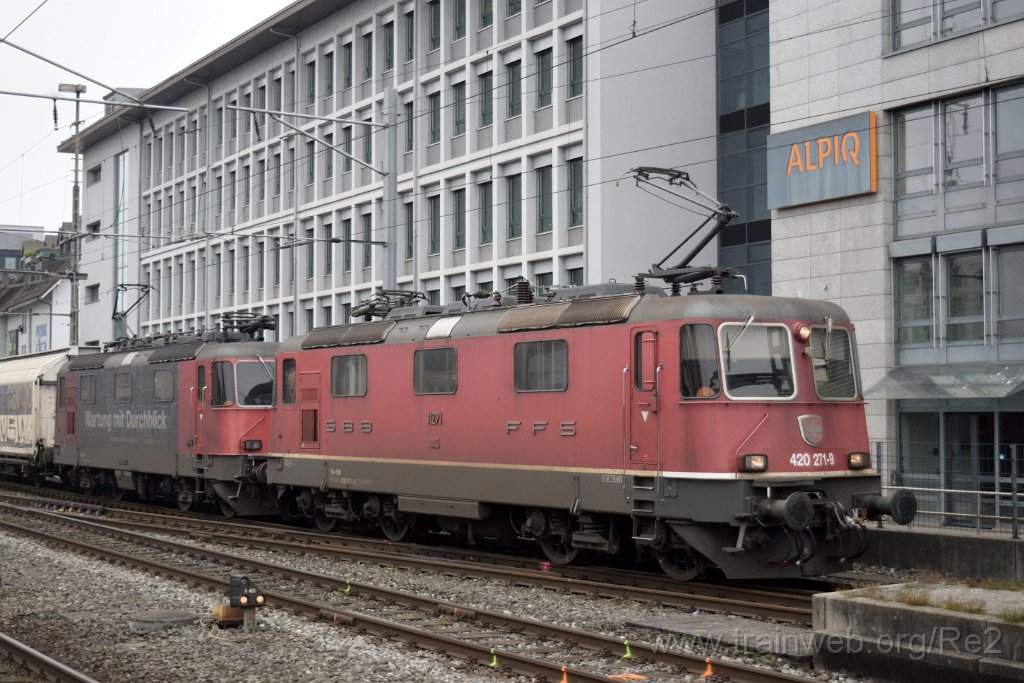 9448-0021-011124.jpg - SBBC Re 4/4'' 11271 (Re 420.271-9)  (Re 91 85 4 420 271-9 CH-SBBC) + SBBC Re 420.345-1 ''Wartung mit Durchblick'' (Re 91 85 4 420 345-1 CH-SBBC) / Olten 1.11.2024