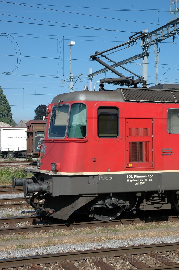 2610-0030-140912.jpg - SBB-CFF Re 4/4'' 11272 ''100. Klimaanlage eingebaut im IW Biel'' / St.Margrethen 14.9.2012