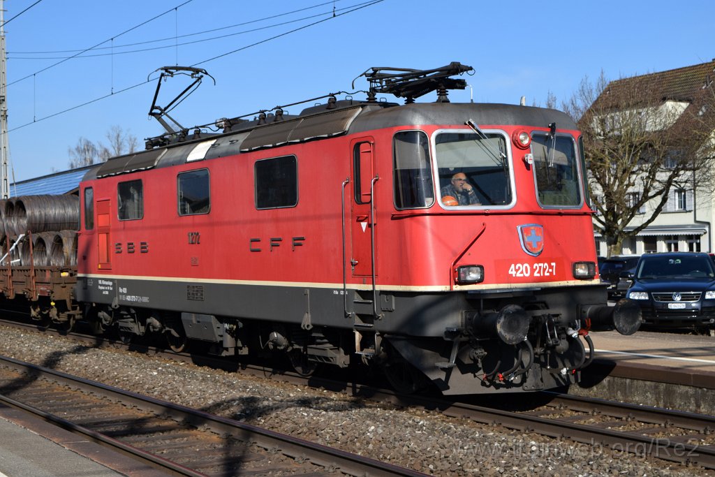 4375-0043-270217.jpg - SBBC Re 4/4'' 11272 (Re 420.272-7)  ''100. Klimaanlage eingebaut im IW Biel'' (Re 91 85 4 420 272-7 CH-SBBC) / Herzogenbuchsee 27.2.2017