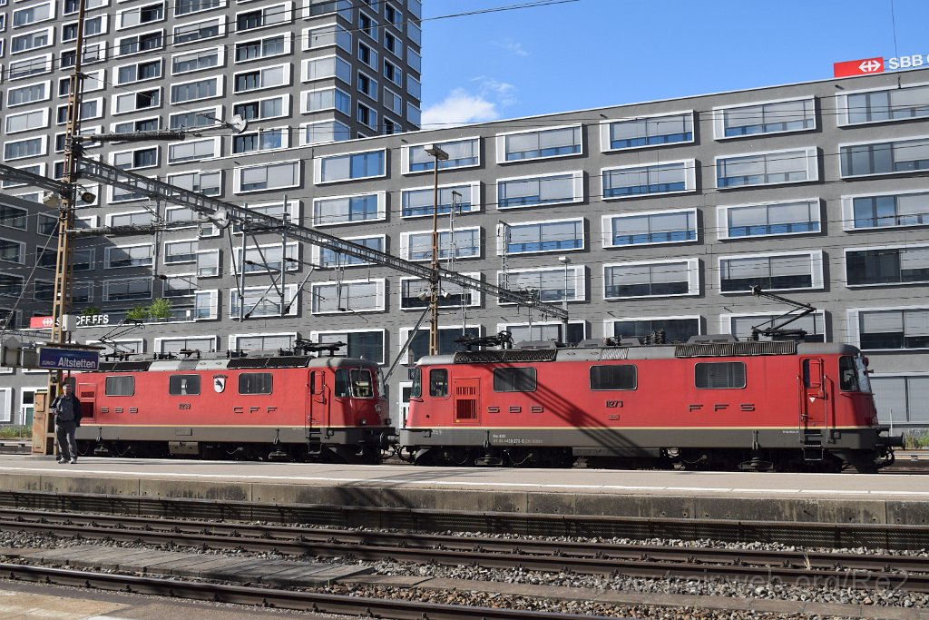4496-0009-060617.jpg - SBBC Re 4/4'' 11273 (Re 420.273-5)  (Re 91 85 4 420 273-5 CH-SBBC) + SBB-CFF Re 4/4'' 11239 ''Porrentruy'' / Zürich-Altstetten 6.6.2017