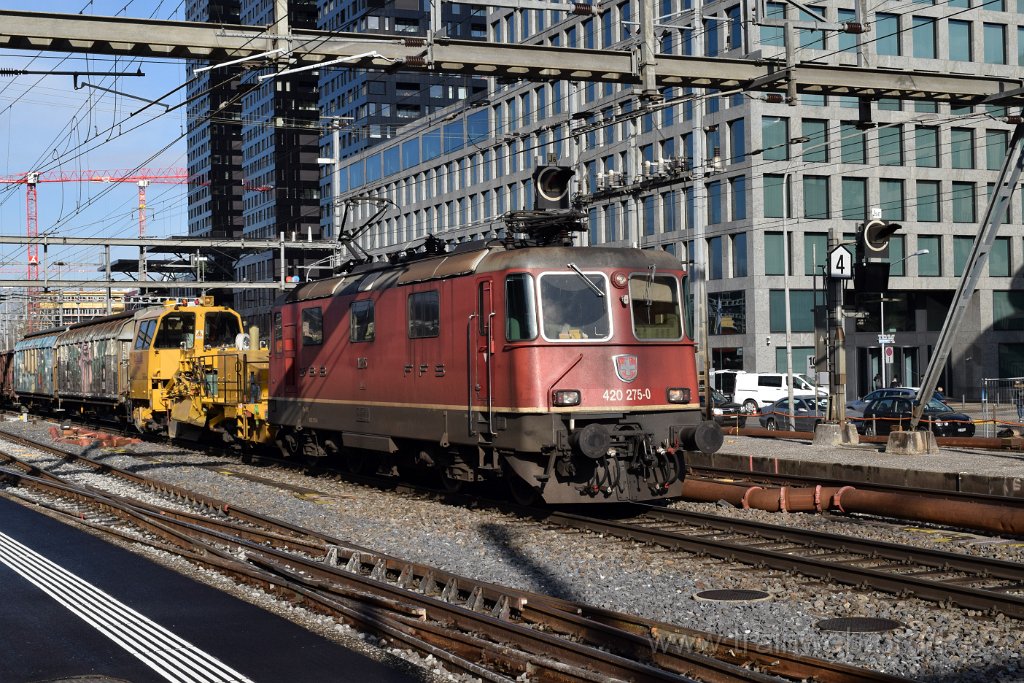 5875-0001-040320.jpg - SBBC Re 4/4'' 11275 (Re 420.275-0)  (Re 91 85 4 420 275-0 CH-SBBC) / Zürich-Altstetten 4.3.2020