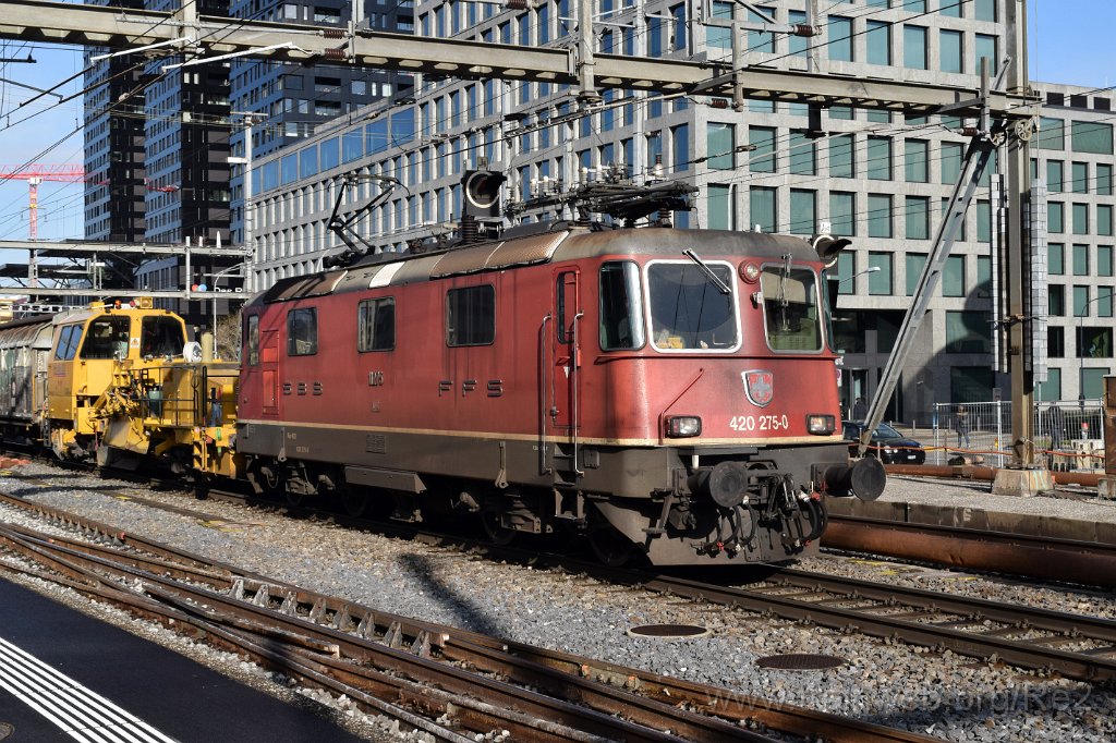 5875-0005-040320.jpg - SBBC Re 4/4'' 11275 (Re 420.275-0)  (Re 91 85 4 420 275-0 CH-SBBC) / Zürich-Altstetten 4.3.2020