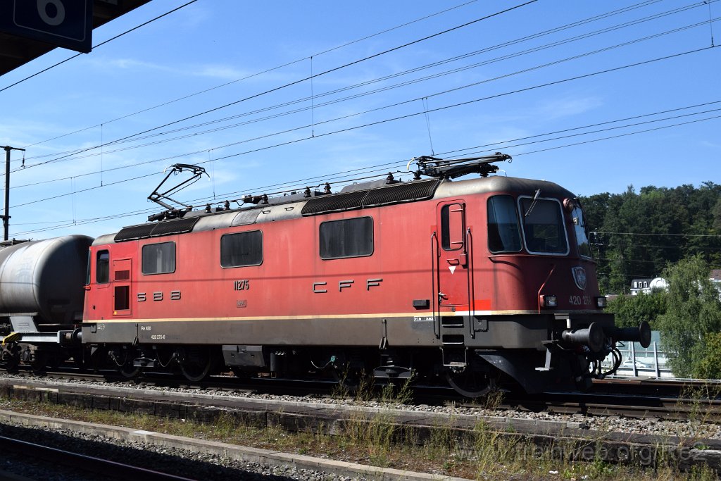 8112-0013-220722.jpg - SBBC Re 4/4'' 11275 (Re 420.275-0)  (Re 91 85 4 420 275-0 CH-SBBC) / Killwangen-Spreitenbach 22.7.2022