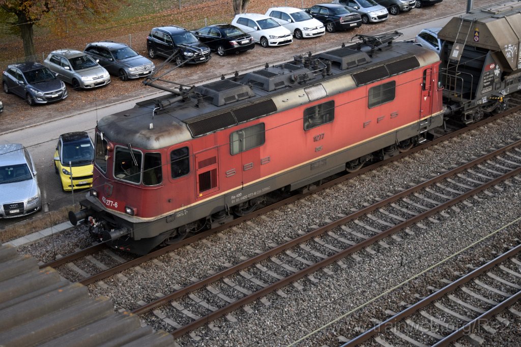 4270-0025-151116.jpg - SBBC Re 4/4'' 11277 (Re 420.277-6)  (Re 91 85 4 420 277-6 CH-SBBC) / Zürich-Mülligen (Hermetschloobrücke) 15.11.2016