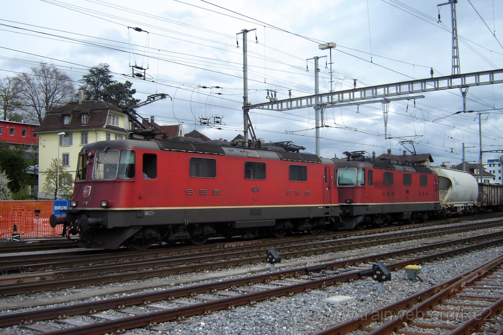 1039-0014-250405.jpg - SBB-CFF Re 4/4'' 11278 + SBB-CFF Re 4/4''' 11356 / Emmenbrücke 25.4.2005