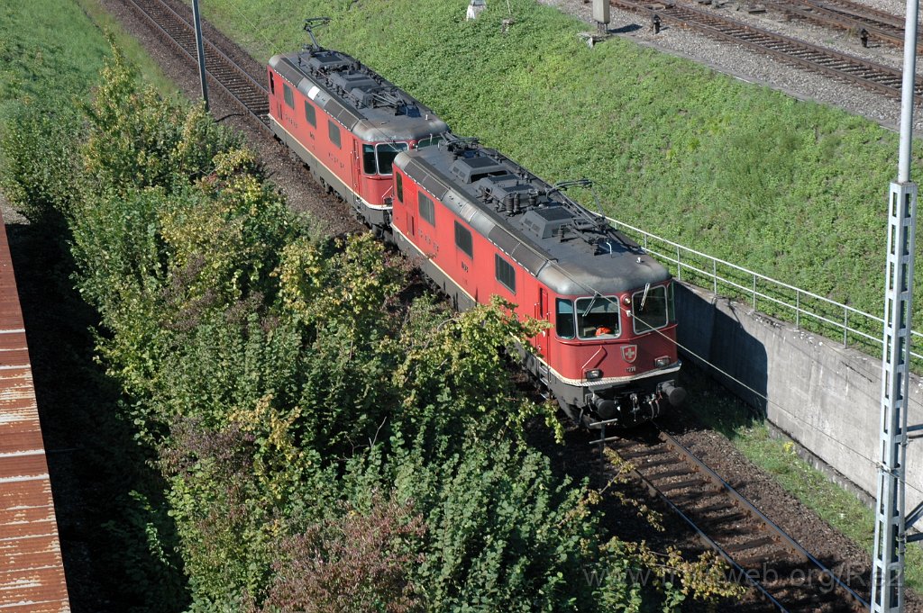 2207-0044-260911.jpg - SBB-CFF Re 4/4'' 11278 + SBB-CFF Re 4/4'' 11238 / RB Limmattal (Brücke Sandäckerstrasse) 26.9.2011